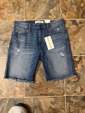 Calvin Klein Jeans Men’s Medium Blue Distressed Denim Cutoff Shorts